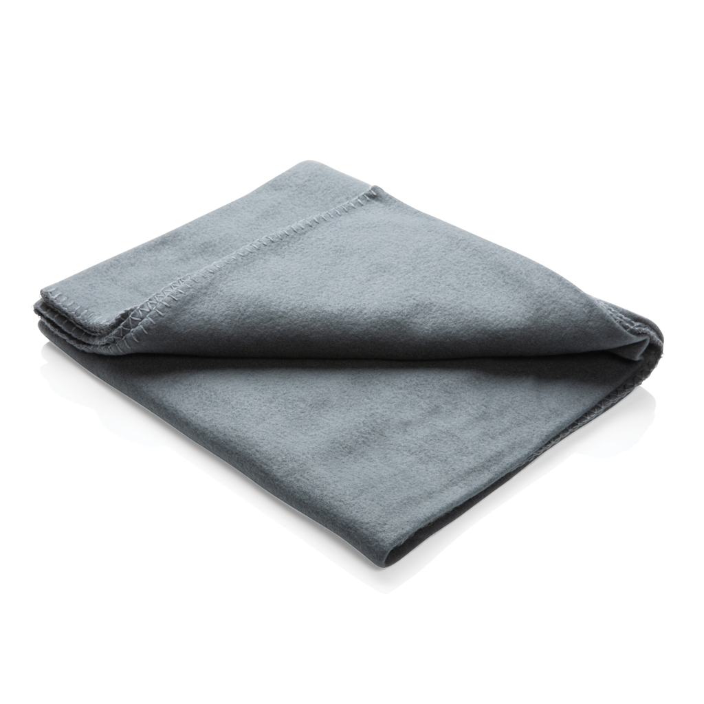 Couverture polaire dans une pochette